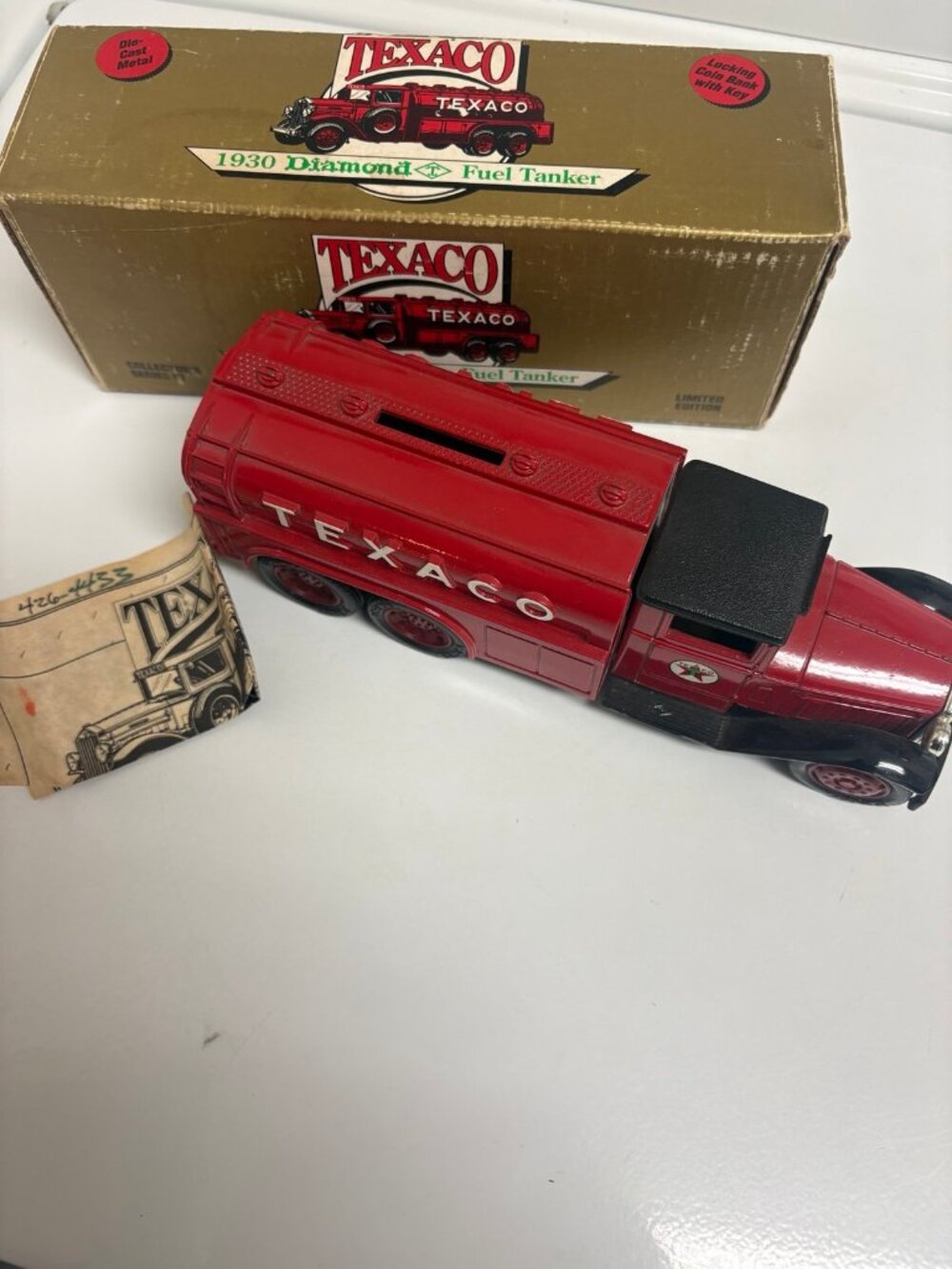 ERTL Texaco 1930 Diamond T Fuel Tanker Coin Bank Die-Cast Metal w/ Box & Key
